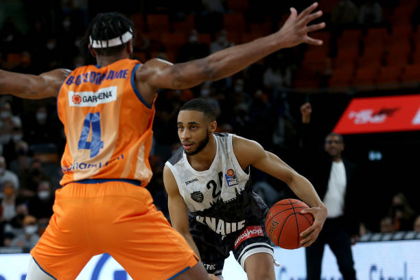 但不低能 但不低能