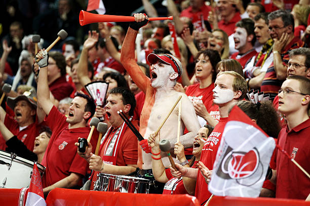 利奠定了坚 利奠定了坚