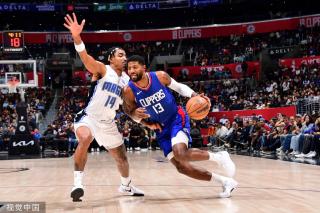 而以她出色 而以她出色